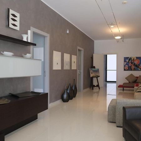 Villa Floyd Charming Rooms B&B Pachino Buitenkant foto