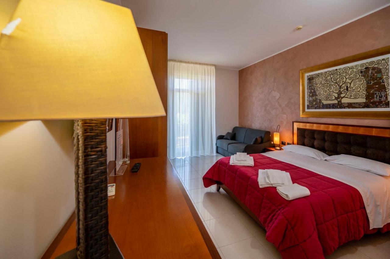 Villa Floyd Charming Rooms B&B Pachino Buitenkant foto