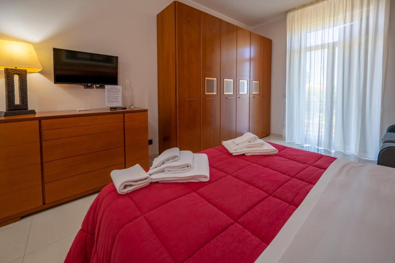 Villa Floyd Charming Rooms B&B Pachino Buitenkant foto