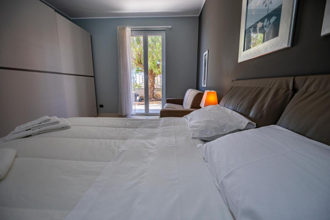 Villa Floyd Charming Rooms B&B Pachino Buitenkant foto