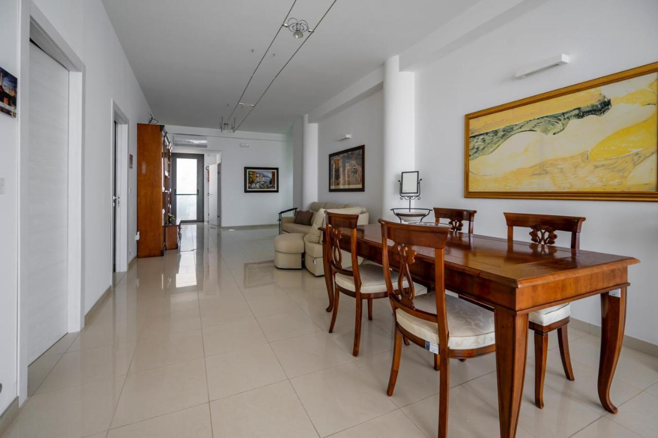Villa Floyd Charming Rooms B&B Pachino Buitenkant foto