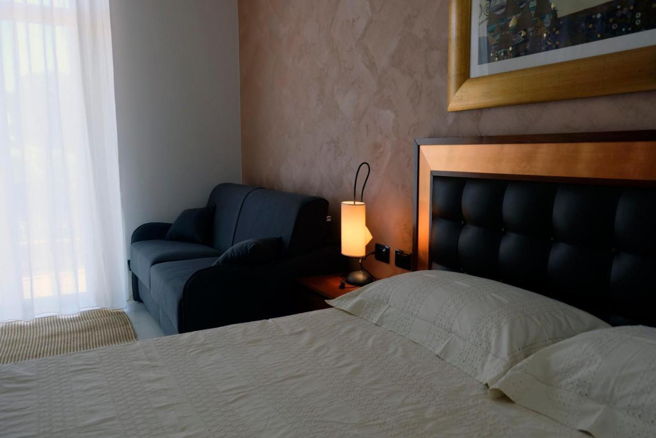 Villa Floyd Charming Rooms B&B Pachino Buitenkant foto